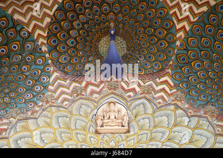 Peacock cancello al Chandra Mahal, Jaipur City Palace di Jaipur, Rajasthan, India, a febbraio, 16, 2016. Foto Stock