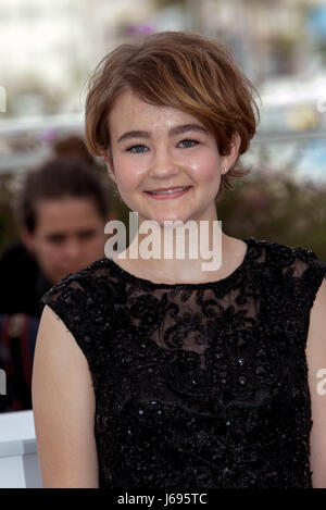 Cannes, Francia. 18 Maggio, 2017. L'attrice Millicent Simmonds assiste il photocall di Wonderstruck durante il settantesimo annuale di Cannes Film Festival presso il Palais des Festivals a Cannes, Francia, il 18 maggio 2017. Foto: Hubert Boesl - nessun filo SERVICE - foto: Hubert Boesl/dpa/Alamy Live News Foto Stock