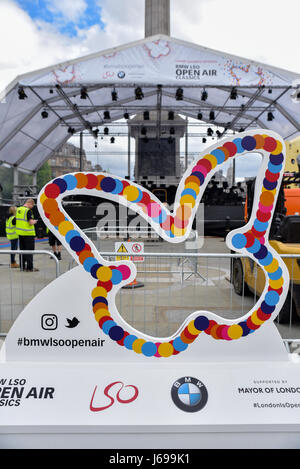 Trafalgar Square, Londra, Regno Unito. Il 20 maggio 2017. Trafalgar Square è preparato per il free open air concerto dalla London Symphony Orchestra. Credito: Matteo Chattle/Alamy Live News Foto Stock