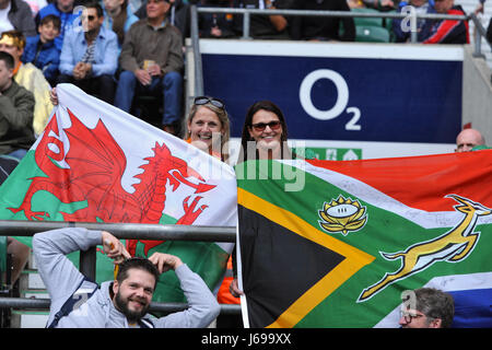Londra, Regno Unito. Il 20 maggio 2017. Welsh patriottica e South African ventole alla finale del mondo HSBC Rugby Sevens serie. Credito: Michael Preston/Alamy Live News Foto Stock