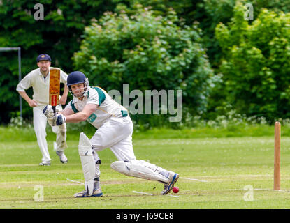 Firle Cricket Club, Firle, East Sussex, Regno Unito. Il 20 maggio 2017. Firle Cricket Club 1XI Vs Barcombe Cricket Club 1a XI. Credito: Alan Fraser/Alamy Live News Foto Stock