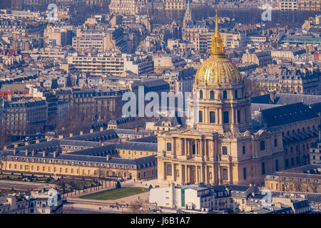 Parigi, Francia - aerial vista città con Invalides Palace e il Pantheon Hotel des Invalides Foto Stock