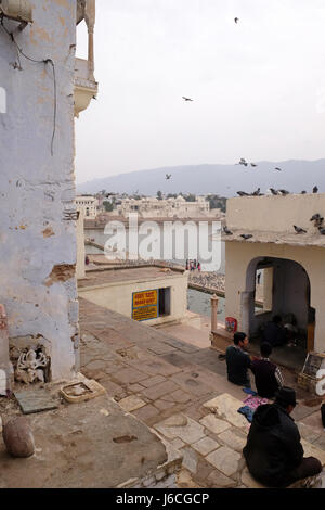 Lago di Pushkar o Pushkar Sarovar a Pushkar, Rajasthan, India, santa città indù, il 18 febbraio 2016. Foto Stock