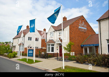 Loftus Garden Village housing development su brownfield ex fabbrica di Newport South Wales, Regno Unito Foto Stock