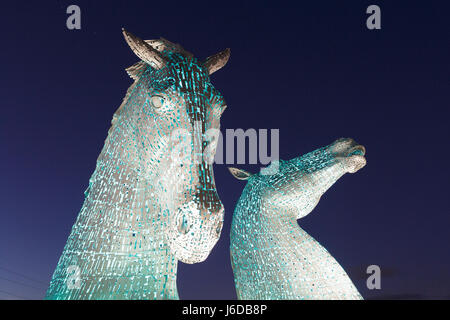 Il Kelpies, 30m alto testa di cavallo sculture in Helix, Falkirk, Scotland, Regno Unito. Foto Stock