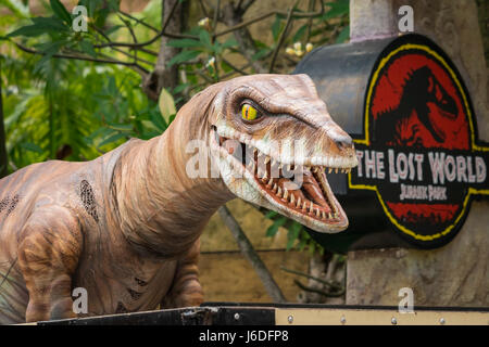 UNIVERSAL STUDIOS SINGAPORE - 2 Febbraio 2017 : T-Rex modello presso gli Universal Studios di Singapore. Foto Stock