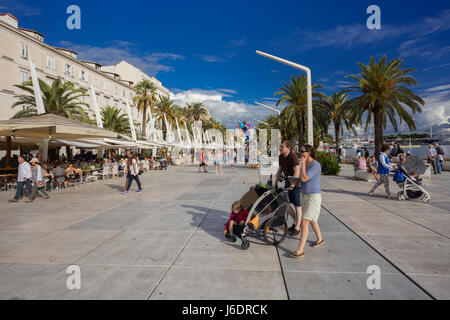 Lungomare in citta di Spalato, Dalmazia, Croazia Foto Stock