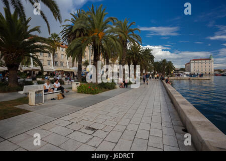 Lungomare in citta di Spalato, Dalmazia, Croazia Foto Stock