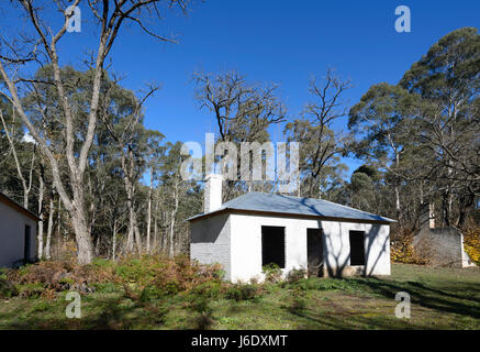 Carrington Row, old abandonned cottages in Joadja città fantasma, kerosene miniera di scisto, Southern Highlands, Nuovo Galles del Sud, NSW, Australia Foto Stock