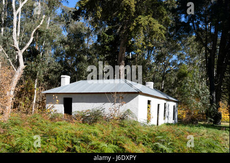 Carrington fila, vecchie case coloniche abbandonate in Joadja città fantasma, kerosene miniera di scisto, Southern Highlands, Nuovo Galles del Sud, NSW, Australia Foto Stock