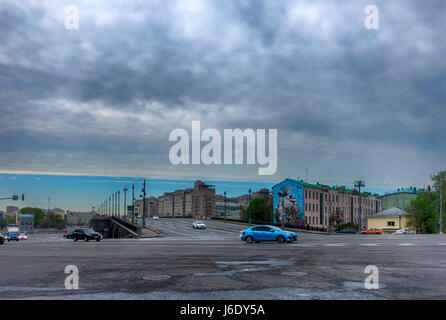 Bolshoy Kamenny bridge al mattino presto - Moscow, Russia Foto Stock