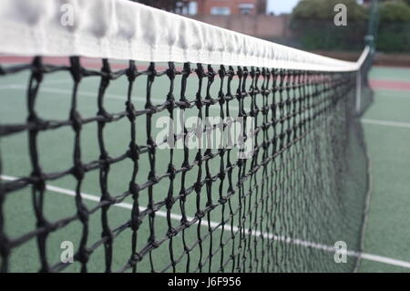 In prossimità di un campo da tennis net su un hard Court a Londra, Regno Unito Foto Stock