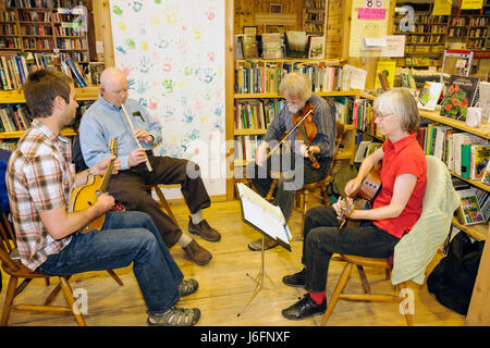 Michigan Upper Peninsula, U.P., UP, Lake Superior, Munising, Falling Rock Cafe & e Bookstore, ristorante ristoranti, ristoranti, ristoranti, ristoranti, ristoranti, ristoranti, ristoranti, caffè, bis Foto Stock