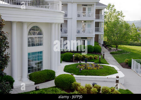 Sevierville Tennessee,Smoky Mountains,Clarion Inn,Willow River,hotel,catena,alloggio,ospitalità,edificio,esterno,fronte,ingresso,Greek Revival, Foto Stock