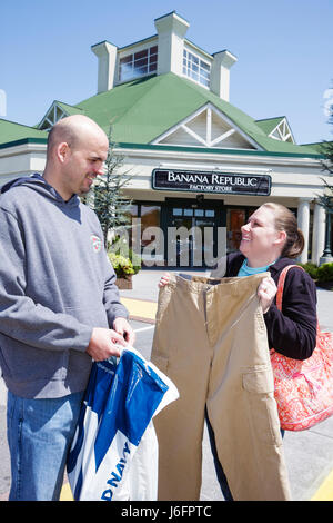 Sevierville Tennessee, Smoky Mountains, Tanger Outlets at Five Oaks, shopping shopper shopping negozi di mercato mercati di mercato di vendita di acquisto, retai Foto Stock