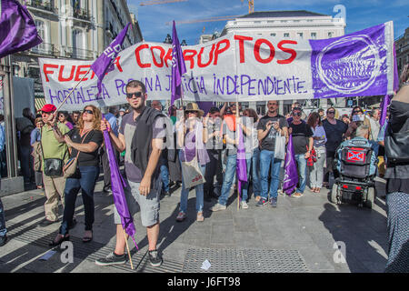 Madrid, Spagna. Il 20 maggio 2017. Manifestazione a Madrid contro il governo del partito Popualr sullato strade Credito: Alberto Ramírez Sibaja/Alamy Live News Foto Stock