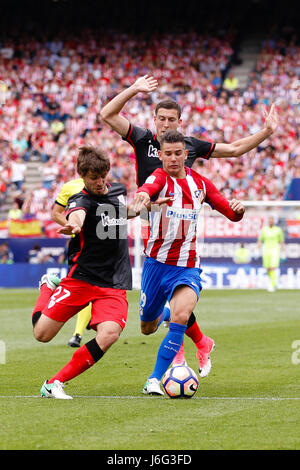 Lucas Hernandez Pi (19) Atletico de Madrid il giocatore. Yeray Alvarez (27) Athletic Club di Bilbao player.La Liga tra Atlético de Madrid vs Athletic Club Bilbao al Vicente Calderón Stadium in Madrid, Spagna, 21 maggio 2017 . Foto Stock