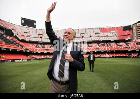 Valencia, Spagna. 21 Maggio, 2017. Fernando Roig dopo gli spagnoli La Liga Santander partita di calcio tra Valencia CF e Villarreal CF a Mestalla stadio il 21 maggio 2017. Credito: Gtres Información más Comuniación on line, S.L./Alamy Live News Foto Stock