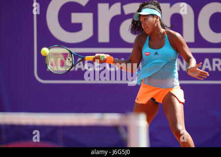 Strasburgo, Francia. 21 Maggio, 2017. Giocatore giapponese Naomi Osaka è in azione durante la sua partita nel primo round del WTA tennis Internationaux di Strasburgo vs spagnolo giocatore di tennis Carla Suarez Navarro il 21 maggio 2017 a Strasburgo, Francia - ©Yan Lerval/Alamy Live News Foto Stock