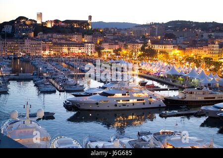 Cannes, Francia. 15 Maggio, 2016. Cannes, Francia - 15 Maggio 2016: atmosfera al Festival del Cinema di Cannes | Utilizzo di credito in tutto il mondo: dpa/Alamy Live News Foto Stock