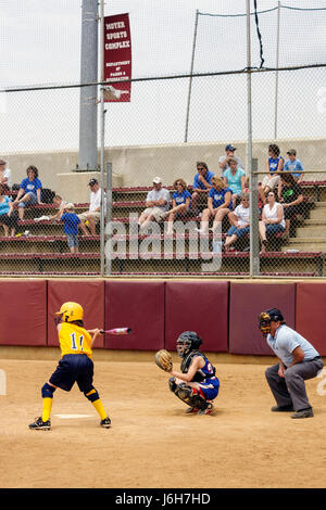 Salem Virginia,Moyer Sports Complex,campi da baseball,diamante,ragazza ragazze,giovani giovani giovani giovani ragazze capretto bambini,gioco softball, Foto Stock