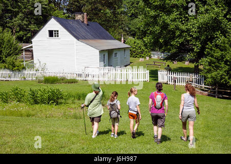 Blue Ridge Parkway Virginia,Appalachian Mountains,Peaks of Otter,Johnson Farm,Farmstead,19 ° secolo,casa casa case residenza, alloggio, bianco p Foto Stock