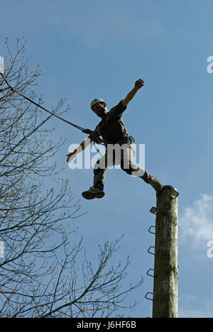 Molla di coraggiosa rimbalza rimbalza hop saltando frisks jumping jump adventure Foto Stock