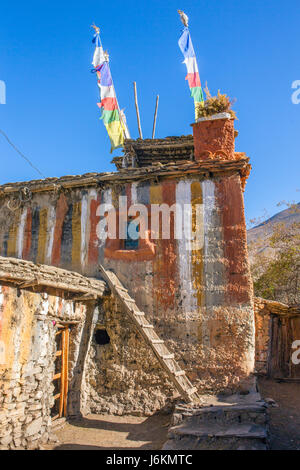 Tradizionali edifici in pietra nel villaggio di Muktinath in Mustang Superiore area, Nepal Foto Stock