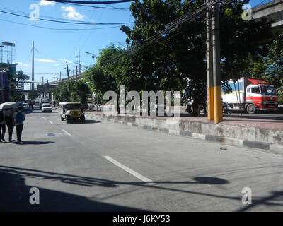 Un riferimento al Magsaysay Boulevard a Santa Mesa, Manila, una strada importante delle Filippine. L'area è conosciuta per il suo significato residenziale e commerciale in città. Foto Stock