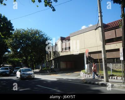Magsaysay Boulevard a Santa Mesa, Manila, è una strada principale che collega varie parti della città. Svolge un ruolo importante nelle infrastrutture di trasporto e nello sviluppo urbano di Manila. Foto Stock