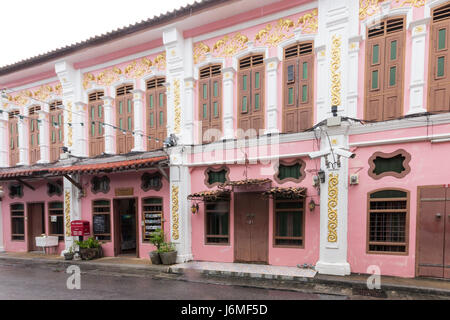 Sino architettura portoghese botteghe di Romanee Soi, Old Phuket Town, Thailandia Foto Stock