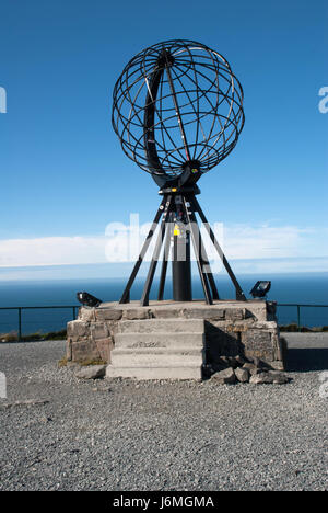 Nordkapp. Monumento del globo a Capo Nord, Norvegia. Foto Stock