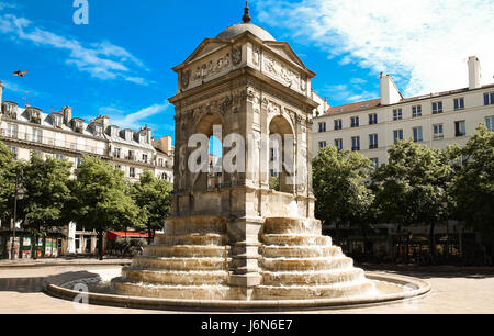 La Fontana degli Innocenti a Parigi, Francia. Foto Stock