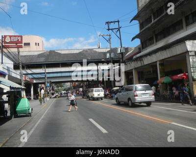 Tayuman Street, nel distretto di Santa Cruz di tondo, Manila, Filippine, è una strada ben nota in questa zona densamente popolata. L'indirizzo potrebbe essere correlato a un evento o a un luogo specifico all'interno di questo distretto urbano. Foto Stock
