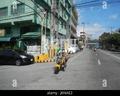 Questo titolo si riferisce a una posizione in Tayuman Street, situata nel quartiere di Santa Cruz di tondo, Manila. Mette in evidenza una strada chiave nel cuore di Manila con un contesto urbano e storico significativo. Foto Stock
