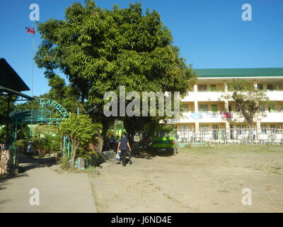 Alexis G. Santos National High School di Liciada, Bustos, Bulacan, è un'istituzione educativa che svolge un ruolo chiave nel fornire un'istruzione di qualità agli studenti della regione. La scuola si concentra sull'eccellenza accademica e sullo sviluppo della comunità. Foto Stock