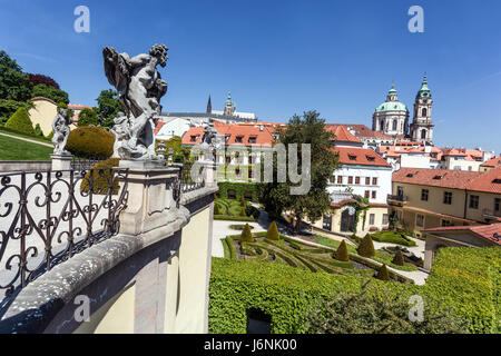 Uno dei più bei giardini barocchi di Praga, Vrtba Garden, Mala Strana, Repubblica Ceca, Europa Foto Stock