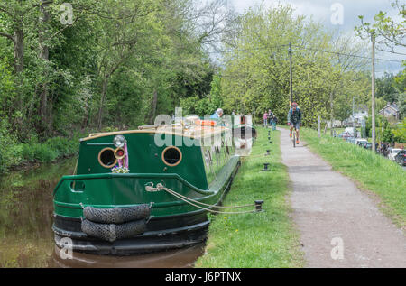 Narrowboats sul Brecon Monmouth Canal at west calder on Usk, Brecon Beacons Foto Stock