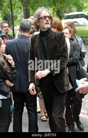 Londra, UK, 18/05/2017 Jarvie Cocker arriva per il 2017 annuale di Ivor Novello al Cavendish House Hotel in Park Lane. Foto Stock