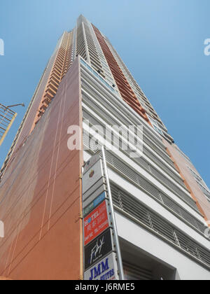 Birch Tower è un edificio residenziale situato all'interno del Robinsons Place Residences a Malate, Manila. Lo sviluppo è noto per il suo ambiente urbano, che fornisce moderni servizi residenziali in una vivace area metropolitana. Foto Stock