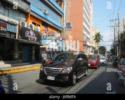 Birch Tower è un edificio residenziale situato a Robinsons Place, Malate, Manila. Offre spazi abitativi moderni ed è situato in un'area prominente della città, fornendo facile accesso a vari servizi e servizi. Foto Stock