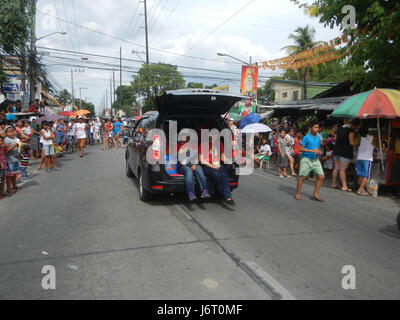 09513 San Isidro Labrador Parrocchia Fiesta Pulilan Bulacan Carabao inginocchiato Festival 2017 15 Foto Stock