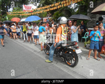 09513 San Isidro Labrador Parrocchia Fiesta Pulilan Bulacan Carabao inginocchiato Festival 2017 22 Foto Stock