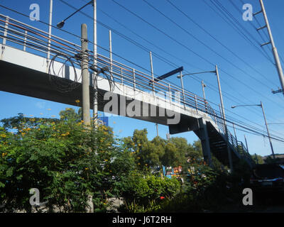 Passerella 09815 Marcos Autostrada Pasig Santolan linea LRT 12 Foto Stock