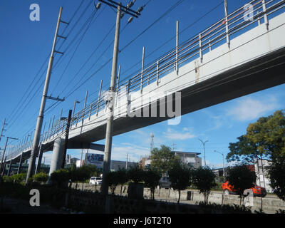 Passerella 09815 Marcos Autostrada Pasig Santolan linea LRT 21 Foto Stock