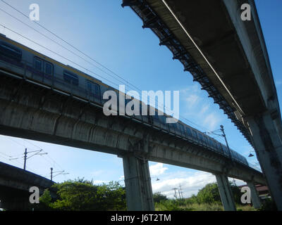 09840 Passerella Marcos Autostrada Pasig Santolan linea LRT 08 Foto Stock