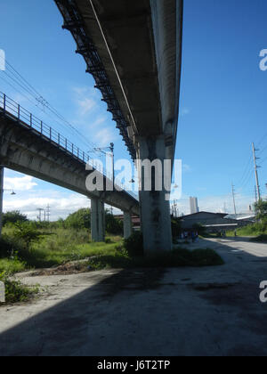 09840 Passerella Marcos Autostrada Pasig Santolan linea LRT 10 Foto Stock