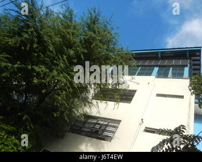 Una fotografia che mostra Barangay Santa Elena, situata vicino a Shoe Avenue a Marikina City, che mette in evidenza l'area circostante la scuola superiore nelle Filippine. Foto Stock