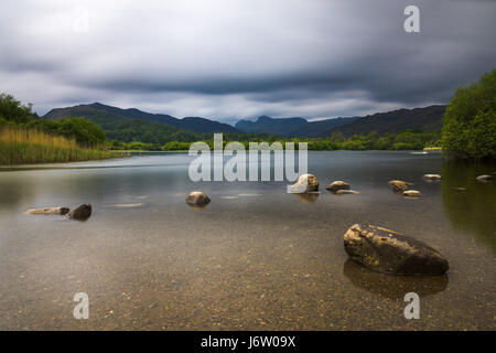 Paesaggi intorno a elterwater e poco langdale su una calda giornata di primavera. Foto Stock