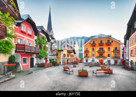 Hallstatt square in Austria montagna delle Alpi Foto Stock